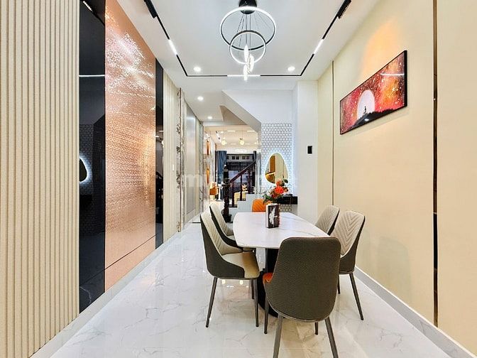 Nhà bán 52m² Trần Đình Xu, Quận 1, vị trí kinh doanh tốt, giá 6tỷ8 SHR