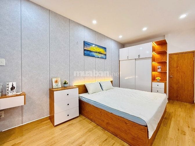 Nhà bán 52m² Trần Đình Xu, Quận 1, vị trí kinh doanh tốt, giá 6tỷ8 SHR