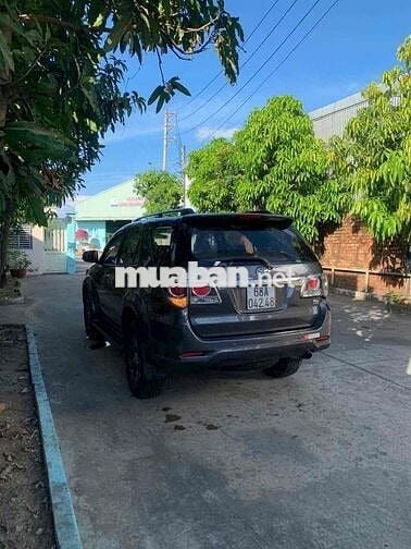 Toyota Fortuner 2016 2.4G dầu xe gia đình