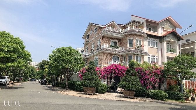 Cho thuê Biệt Thự Phú Mỹ- Phú Mỹ Hưng nhà đẹp- căn góc giá 49 triệu