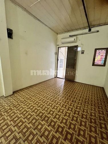 Cho thuê nhà ĐĐ tiện nghi  hẻm 3m Võ Văn Kiệt, P.1, Q.5 giá 8,5tr 