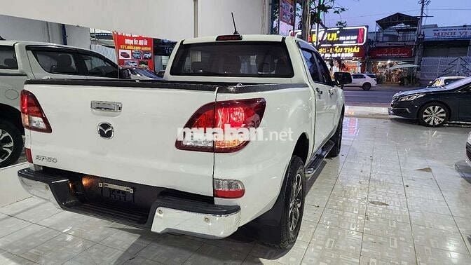 Mazda BT 50 2018 2.2L 4x2 AT - 90000 km. Xe đẹp.