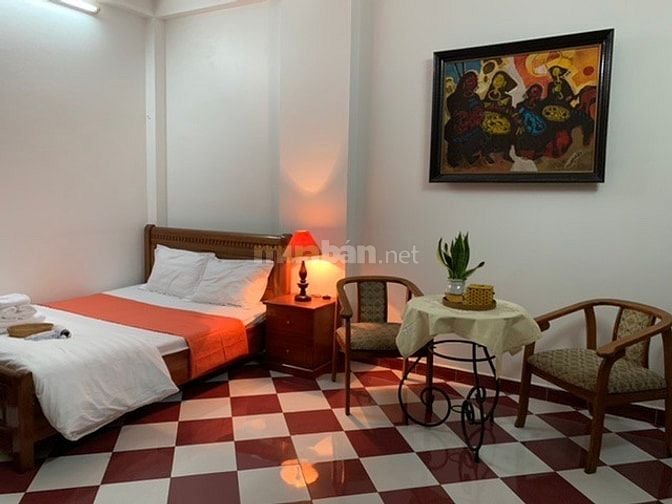 Trung tâm , nội thất đầy đủ , phòng khép kín 