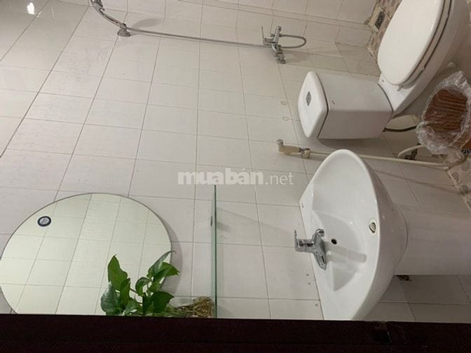 Trung tâm , nội thất đầy đủ , phòng khép kín 