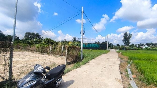 Chủ kẹt cần bán lô đất vườn QH khu dân cư DT 500m2 giá cực tốt 