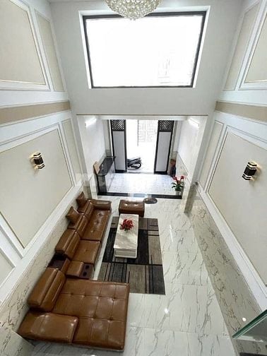Đi nước ngoài định cư bán gấp nhà ở đường Lạc Long Quân, phường 5, quậ