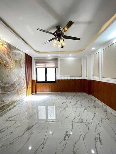 Đi nước ngoài định cư bán gấp nhà ở đường Lạc Long Quân, phường 5, quậ