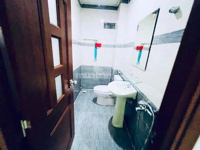 Nhà đẹp bán Đ.Bình Thới Q11, vị trí đắc địa, giá hấp dẫn,sổ hồng riêng