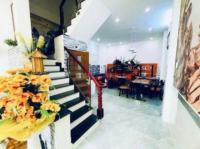 Nhà đẹp bán Đ.Bình Thới Q11, vị trí đắc địa, giá hấp dẫn,sổ hồng riêng