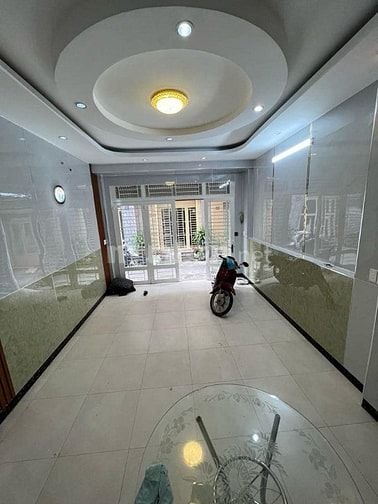 Cho thuê nhà MTNBộ 6m Hùng Vương, P.9, Q.5 giá 15tr