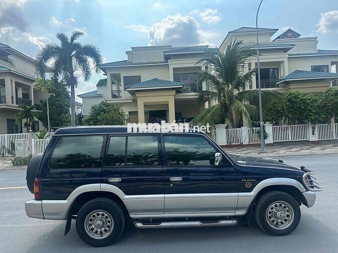 Mitsubishi pajero đời 2000 2 cầu hàng nhập