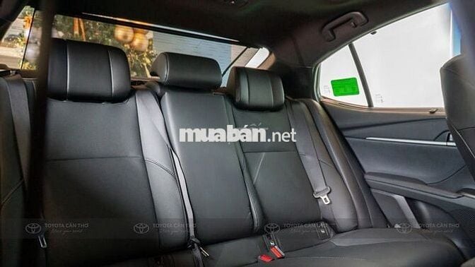 Toyota Camry 2025 2.5HEV MID - Xe có sẵn giá tốt