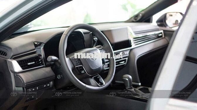 Toyota Camry 2025 2.5HEV MID - Xe có sẵn giá tốt
