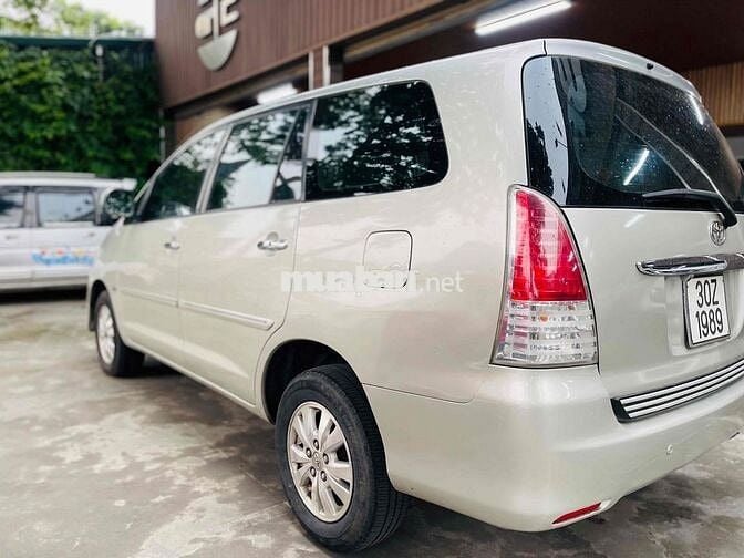 Toyota Innova 2006 G - 180000 km