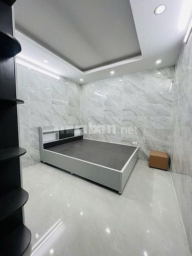 Bán căn hộ tập thể tầng 1 ở phố Hoàng đạo thành, Thanh xuân