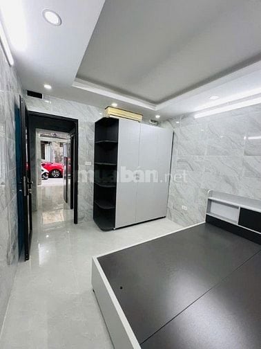 Bán căn hộ tập thể tầng 1 ở phố Hoàng đạo thành, Thanh xuân