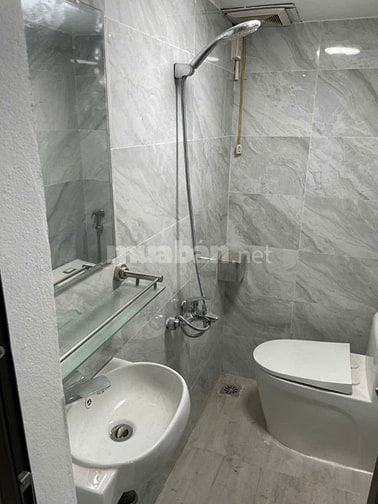Bán căn hộ tập thể tầng 1 ở phố Hoàng đạo thành, Thanh xuân