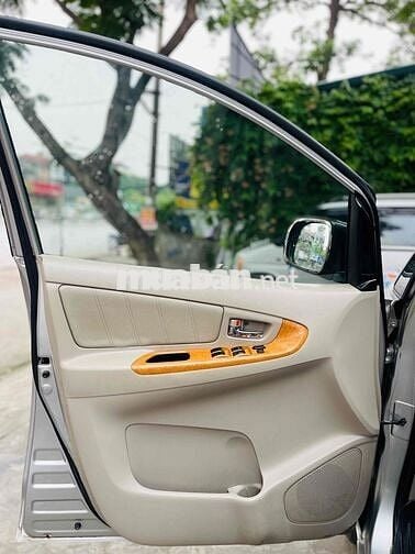 Toyota Innova 2006 G - 180000 km