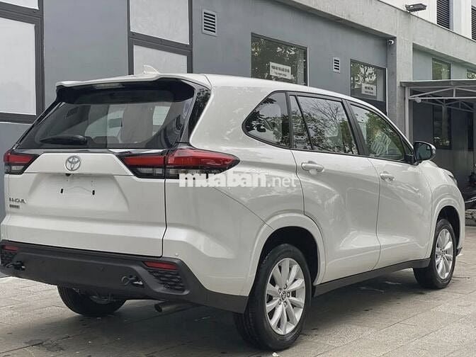 Innova Cross - Xe có sẵn giá tốt