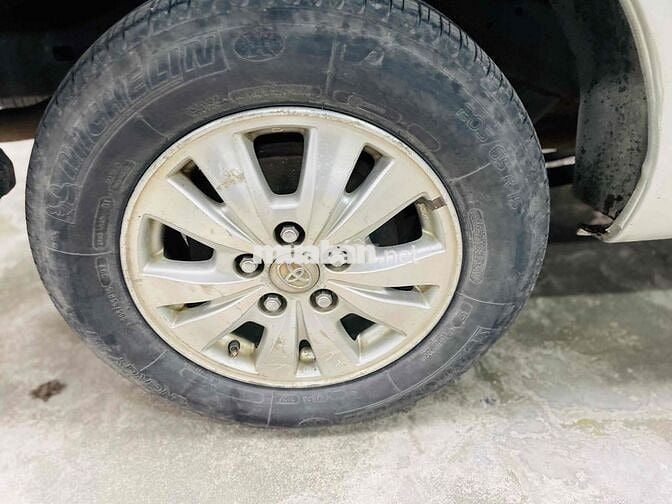 Toyota Innova 2006 G - 180000 km