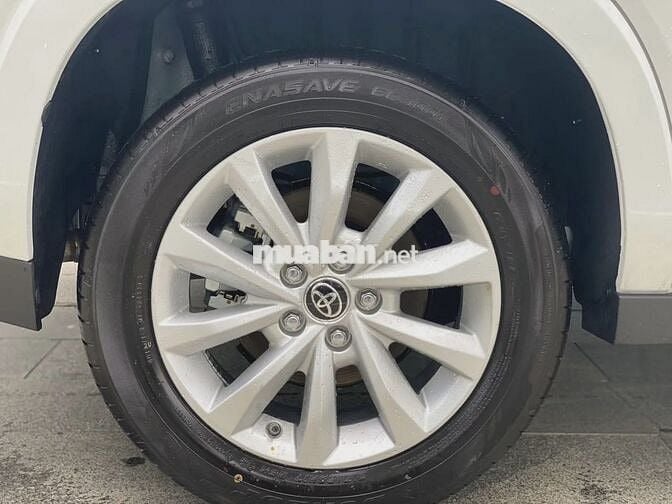 Innova Cross - Xe có sẵn giá tốt