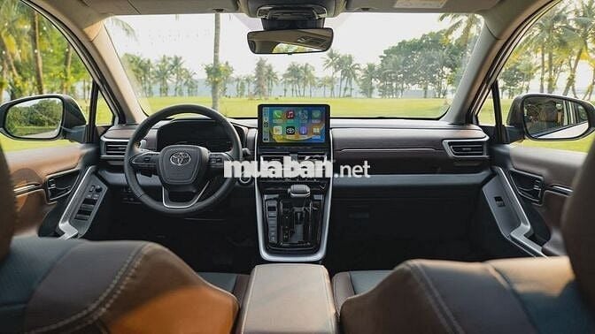Innova Cross - Xe có sẵn giá tốt