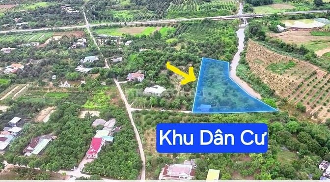 Bán Nhà Vườn Giáp Suối Lớn - Có 400m2 TC - Khu Dân Cư