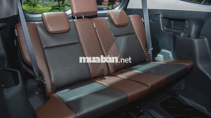 Innova Cross - Xe có sẵn giá tốt