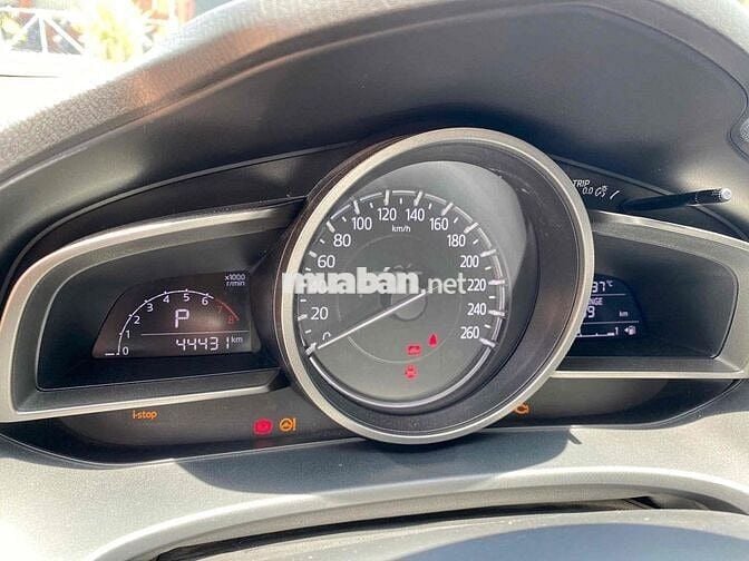 Mazda 3 2017 1.5 AT Sedan
