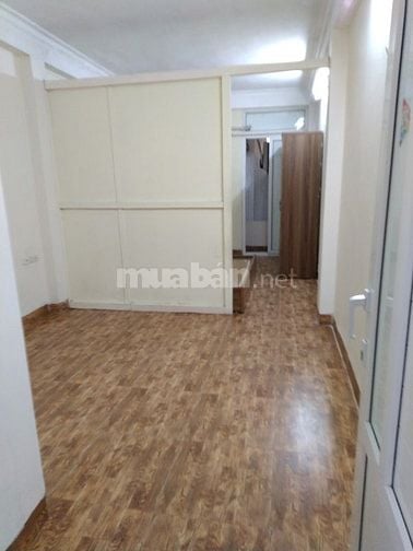 Cho thuê trọ 55m2 tầng 3 làng Ngọc Hà