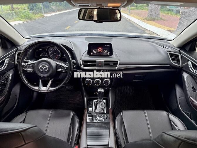 Mazda 3 2018 1.5 AT Sedan - 131.000 km, Facelift
