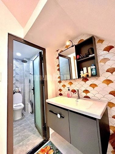 Chú Bảy về quê bán nhà Nguyễn Khoái, Quận 4. Ra Bến Vân Đồn 100m