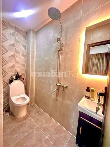 Chú Bảy về quê bán nhà Nguyễn Khoái, Quận 4. Ra Bến Vân Đồn 100m