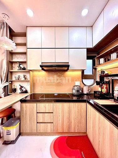 Chú Bảy về quê bán nhà Nguyễn Khoái, Quận 4. Ra Bến Vân Đồn 100m