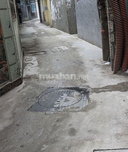 Bán gấp nhà Cầu Giấy, sân rộng,   Mặt tiền 4.5 m, giá nhỉnh 10 tỷ