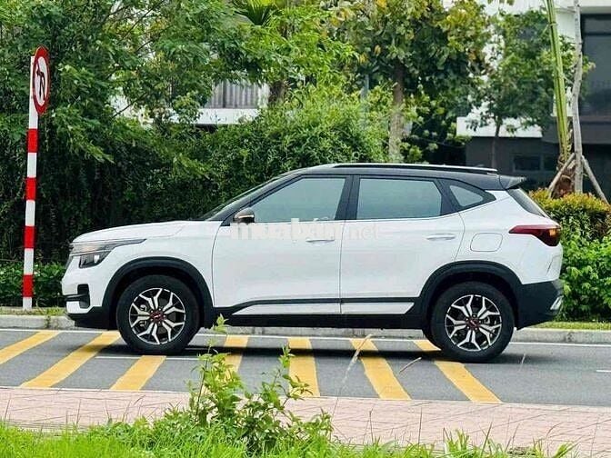 Kia Seltos Luxury 1.4 AT sản xuất 2023 siêu lướt