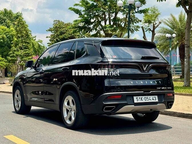 Vinfast Lux SA Base 2021