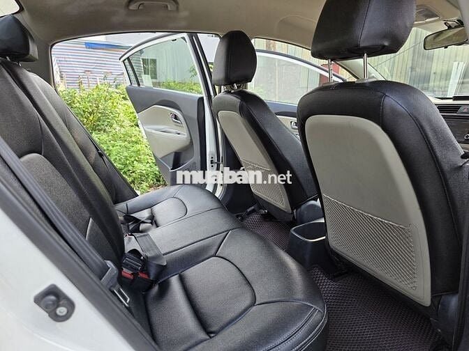 Kia Rio 2016 1.4 AT Sedan - 100000 km