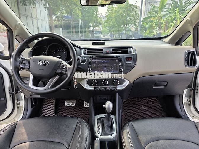 Kia Rio 2016 1.4 AT Sedan - 100000 km