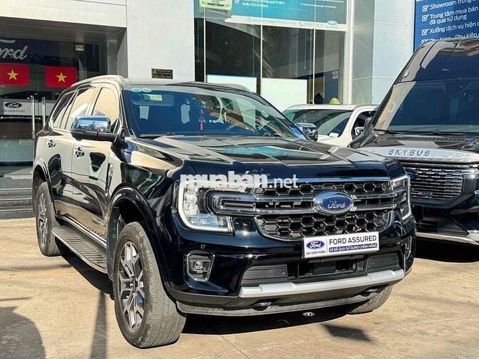 Ford Everest Titanium 1 cầu 2023 có xhd - 19.000km