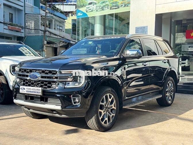 Ford Everest Titanium 1 cầu 2023 có xhd - 19.000km