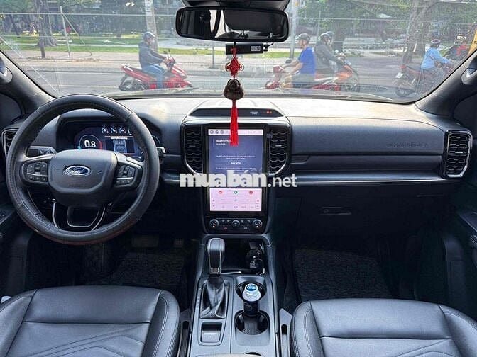 Ford Everest Titanium 1 cầu 2023 có xhd - 19.000km