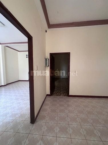 Chính chủ: Nguyên căn MT Độc Lập  8x20m, 38TR - HH 1/2 tháng 