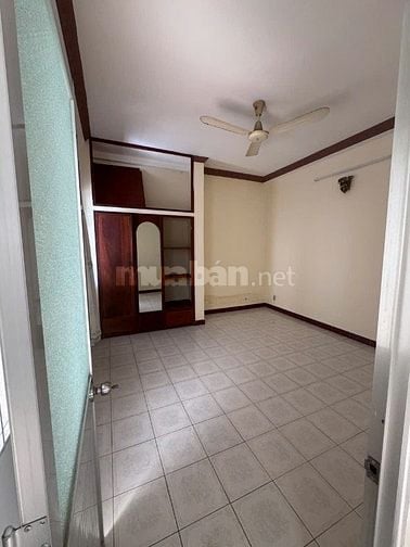 Chính chủ: Nguyên căn MT Độc Lập  8x20m, 38TR - HH 1/2 tháng 