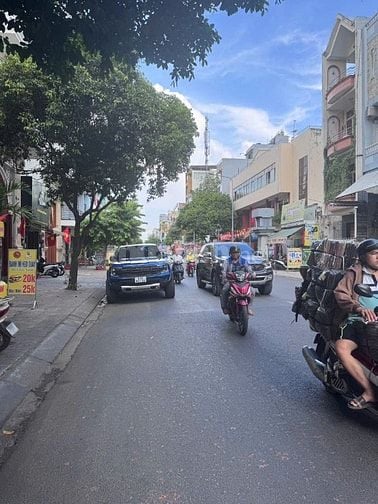 Chính chủ: Nguyên căn MT Độc Lập  8x20m, 38TR - HH 1/2 tháng 