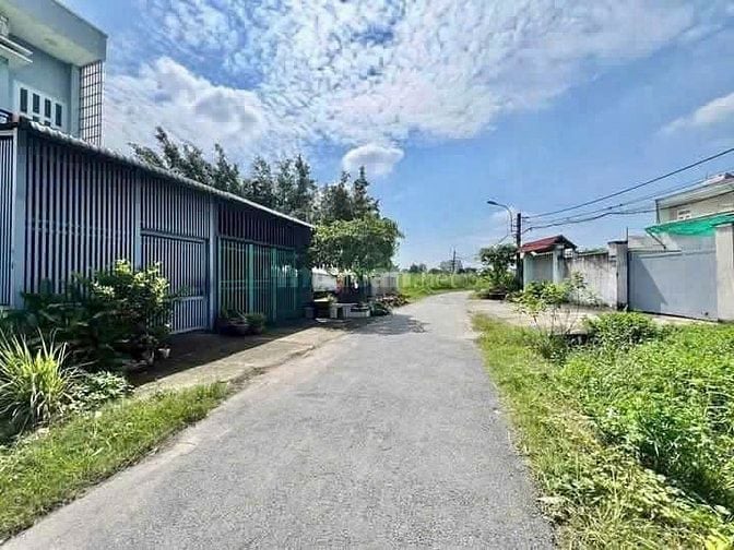 Chủ Gửi Bán Đất lọt khe một sẹt 20 mét cách Mặt Tiền Đường lớn 