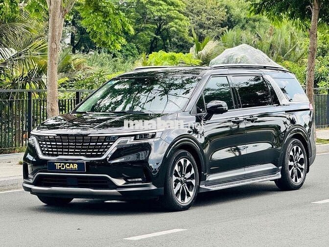 Kia Carnival 2.2D Signature đen/nâu sx2021