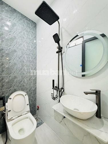 Chủ chuyển công tác ra Hà Nội bán căn Đường Đồng Nai p15 q10. 1,930tỷ