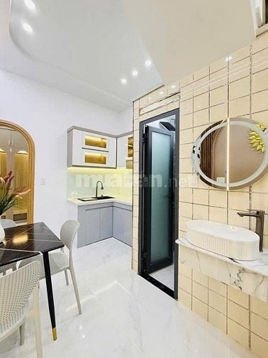 Chủ chuyển công tác ra Hà Nội bán căn Đường Đồng Nai p15 q10. 1,930tỷ