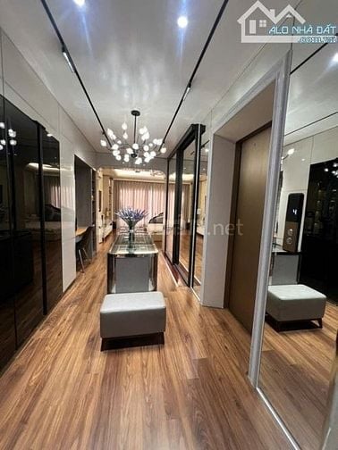 Bán nhà Hoàng Mai, Đền Lừ_Ô tô vào nhà_61m2 chỉ 23.X tỷ
